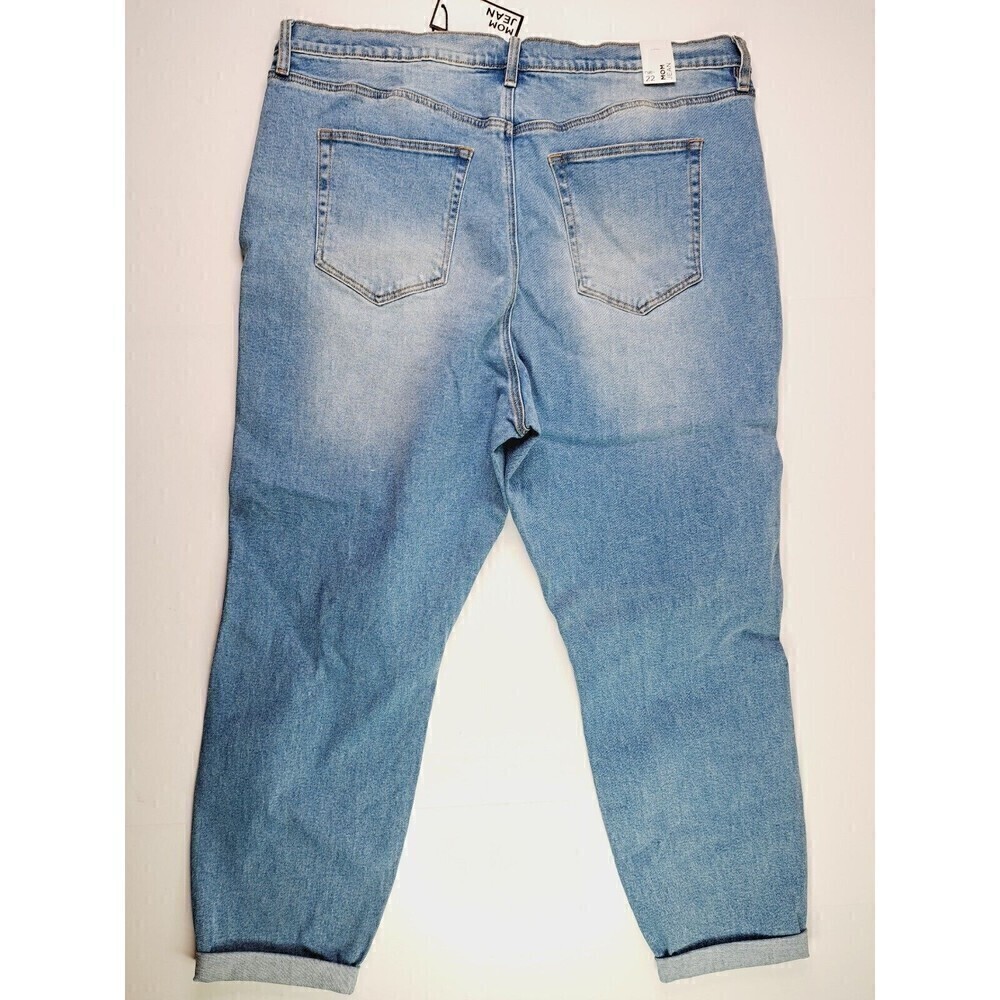 Rue 21+ Women's Distressed Cropped Mom Jeans Medium Wash Size 22 - Picture 6 of 6